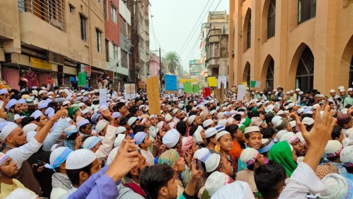 yunus-mulls-resignation-as-bangladesh-interim-chief-amid-unrest