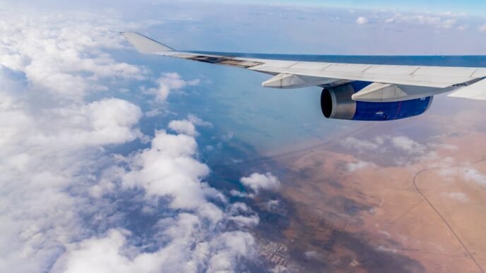 american-airlines-flight-makes-emergency-landing-in-las-vegas