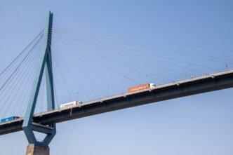 trump-tariff-threat-rattles-markets-sparking-risk-off-mood