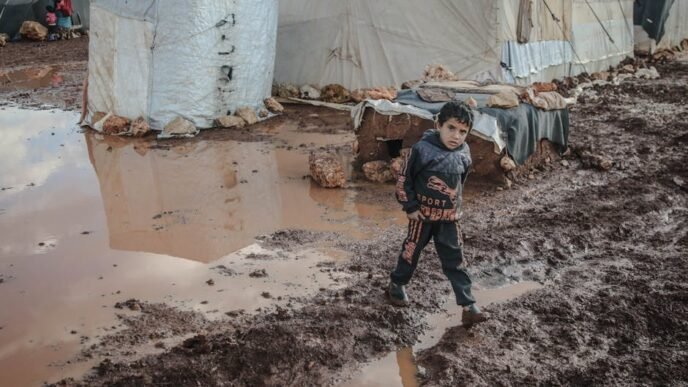 uk-migrant-crisis-hits-new-high-under-starmer