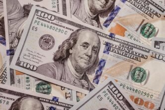 sp-500-hits-record-high-as-fed-rate-cut-bets-grow