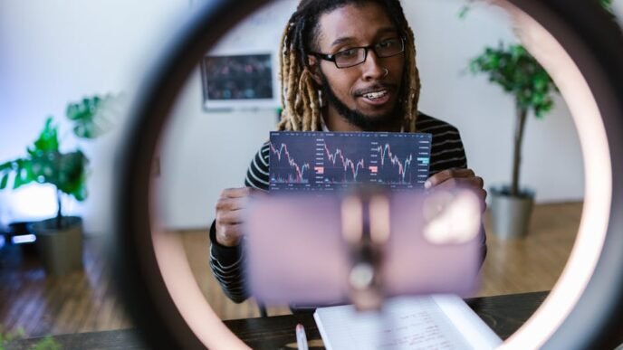 us-stocks-tumble-on-jobs-data-as-fed-rate-cut-bets-surge